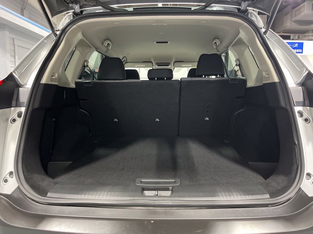 Used 2023 Nissan Rogue SV AWD/4WD image 34