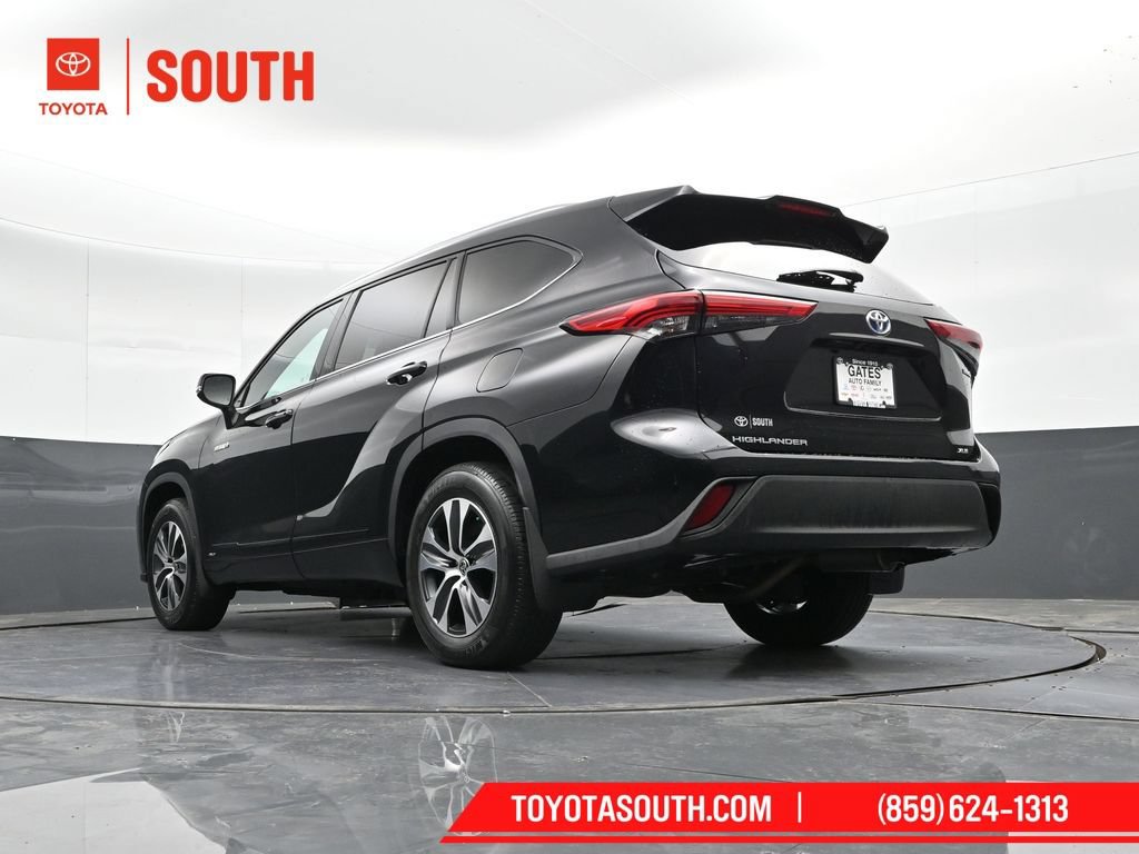 Used 2020 Toyota Highlander XLE AWD/4WD image 48