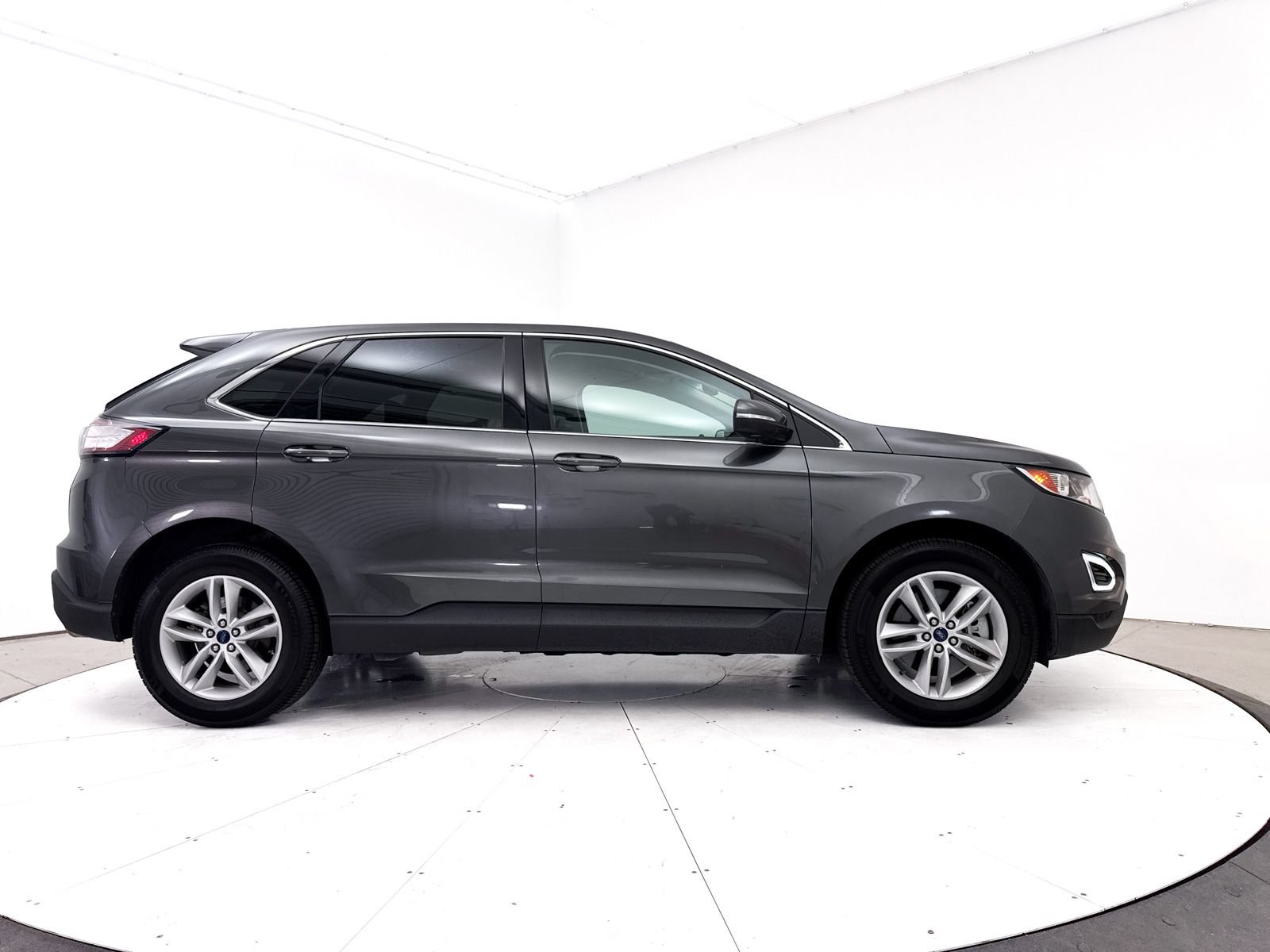Used 2018 Ford Edge SEL AWD/4WD image 30