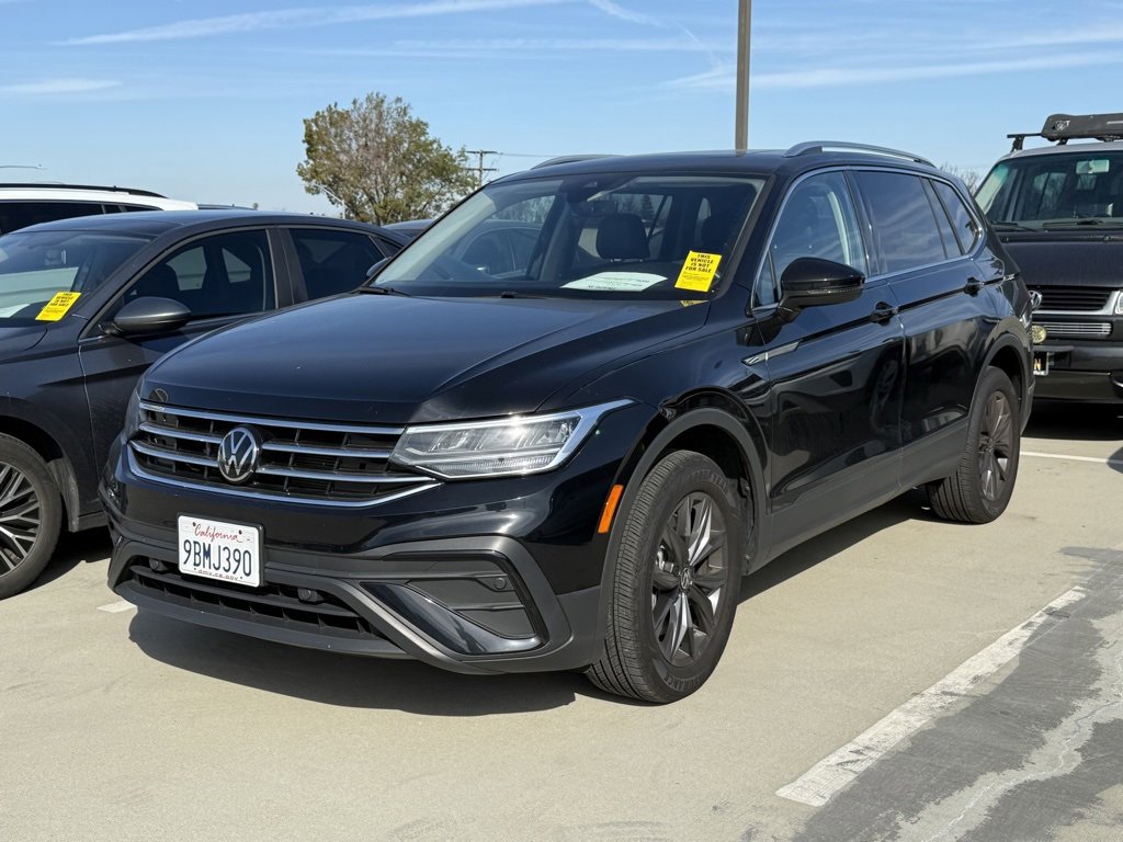 Used 2022 Volkswagen Tiguan SE w/ Panoramic Sunroof Package image 4
