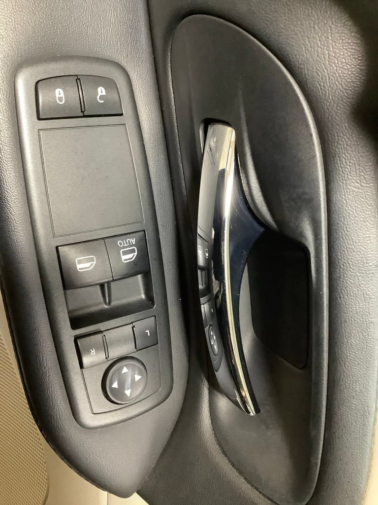 Used 2014 Dodge Grand Caravan SE w/ Quick Order Package 29E SE FWD image 24