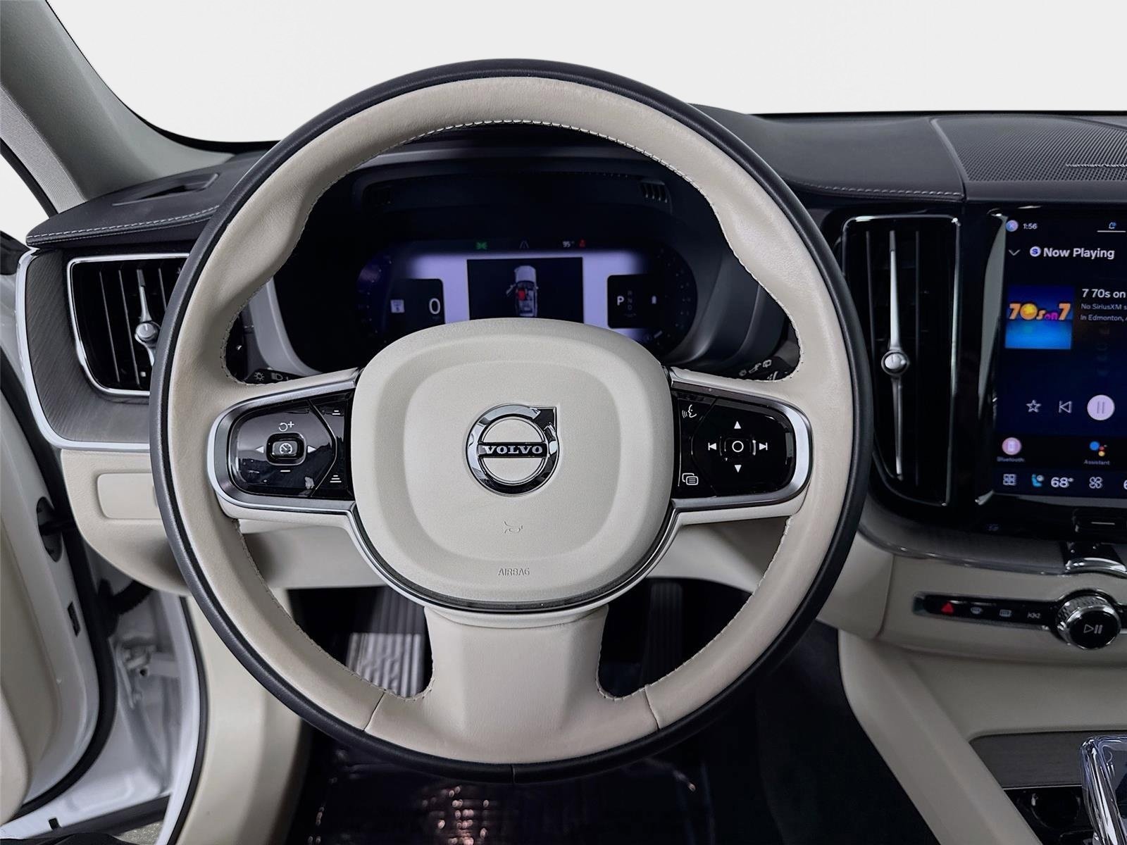 Used 2024 Volvo XC60 B5 Ultimate AWD/4WD image 12