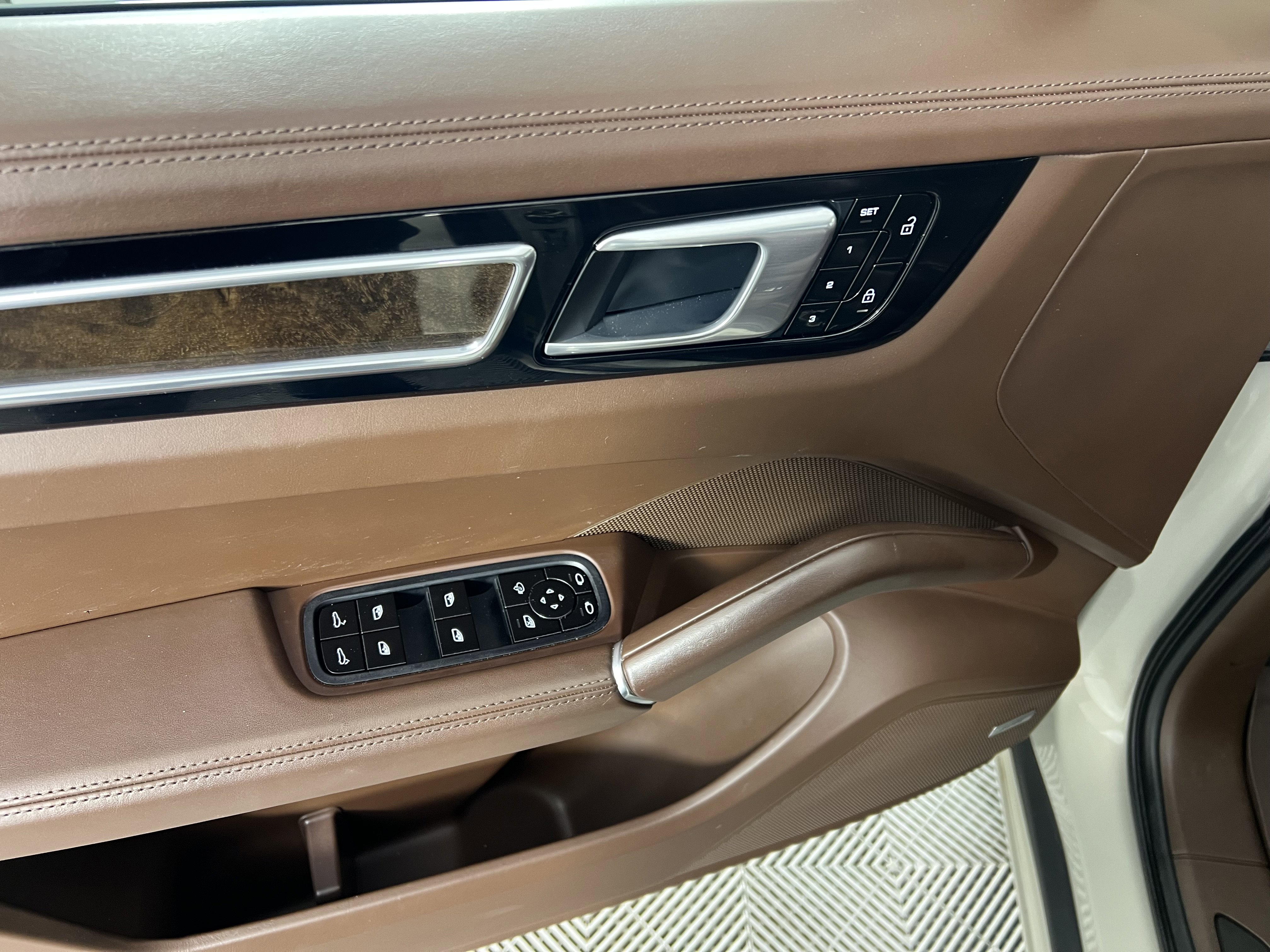 Used 2021 Porsche Cayenne GTS image 18