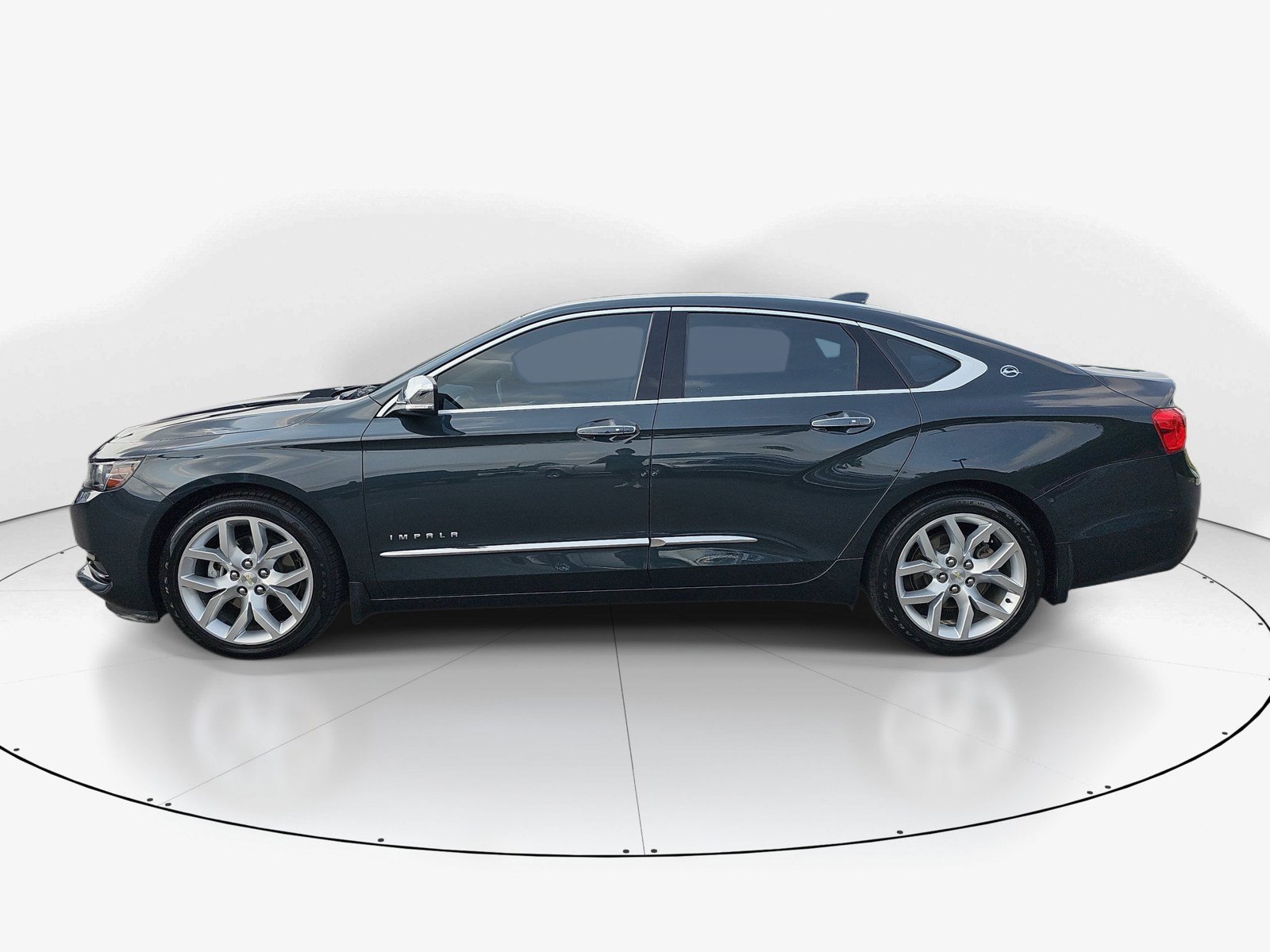 Used 2018 Chevrolet Impala Premier w/ Premier Convenience Package FWD image 7