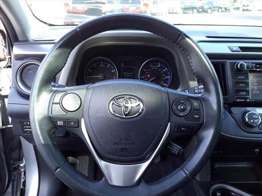 Used 2018 Toyota RAV4 XLE image 14