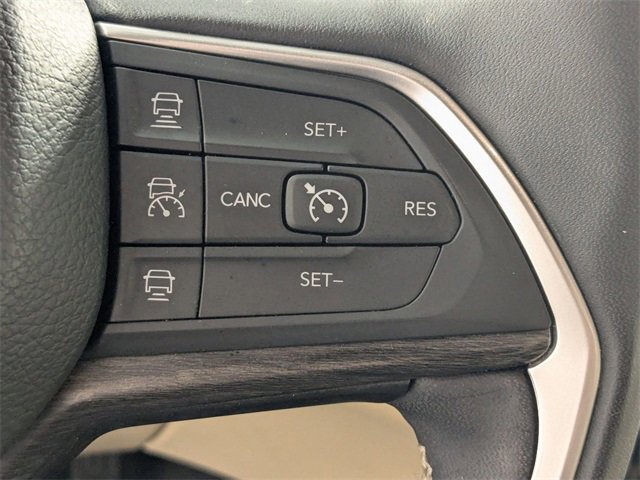 Used 2024 Jeep Grand Cherokee L Limited w/ Luxury Tech Group II image 17