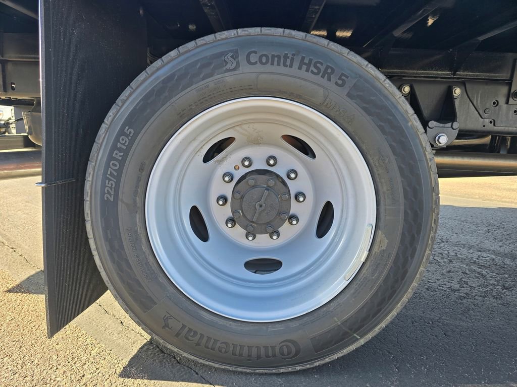 New 2026 Ford F550 4x4 Crew Cab image 17