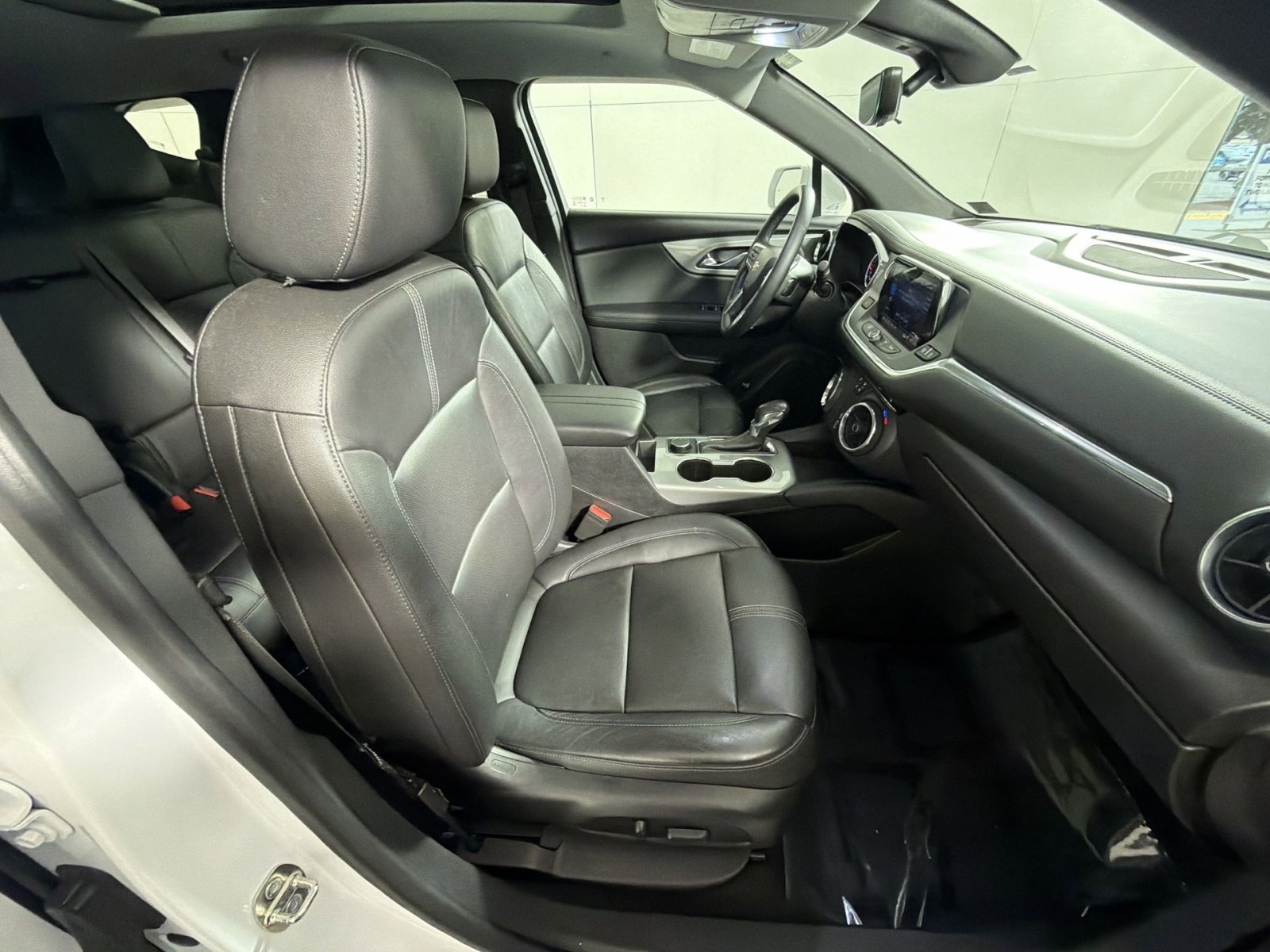 Used 2019 Chevrolet Blazer LT w/ Sun and Wheels Package image 27