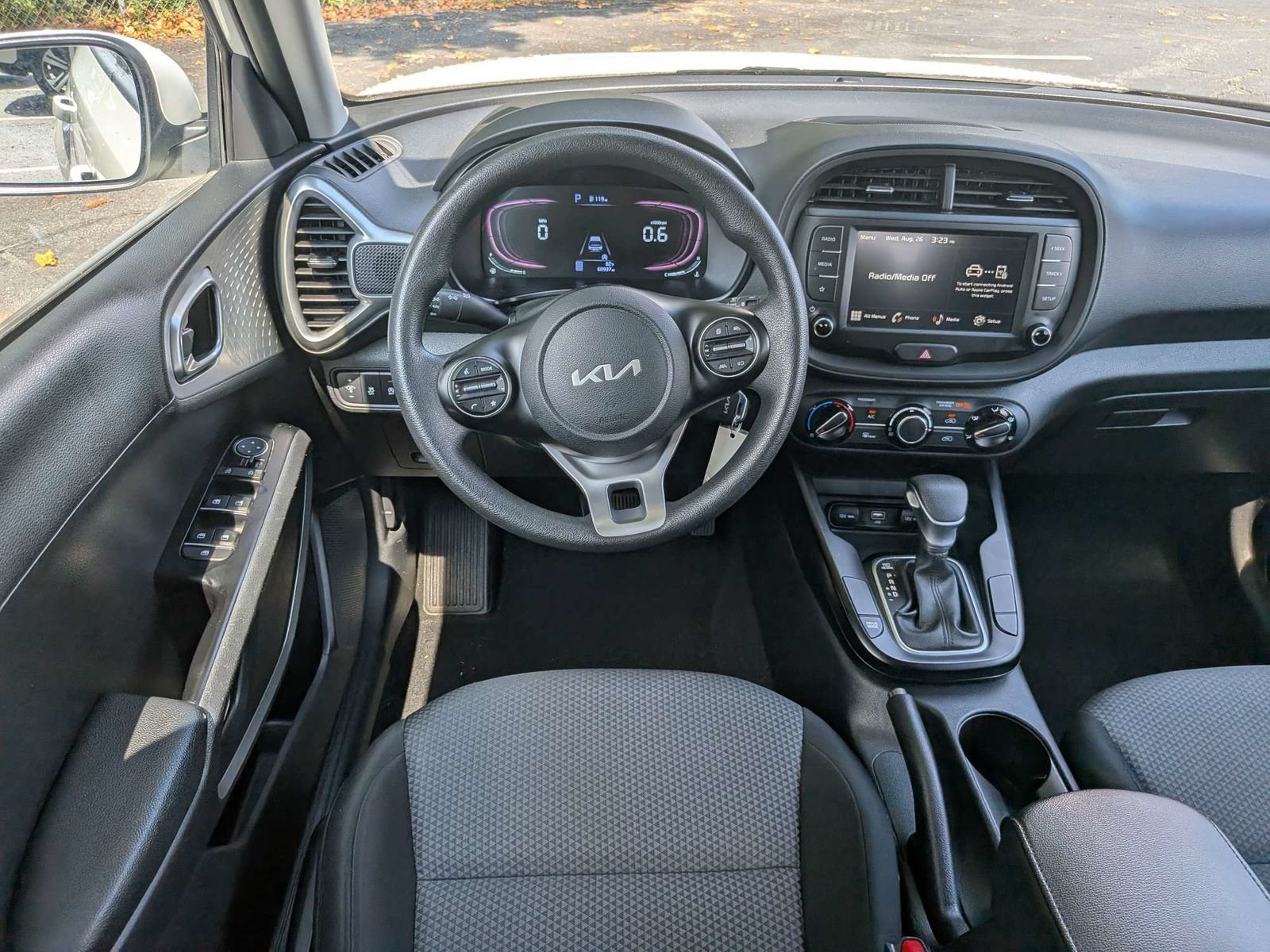 Used 2024 Kia Soul LX w/ Option Group 015 FWD image 15