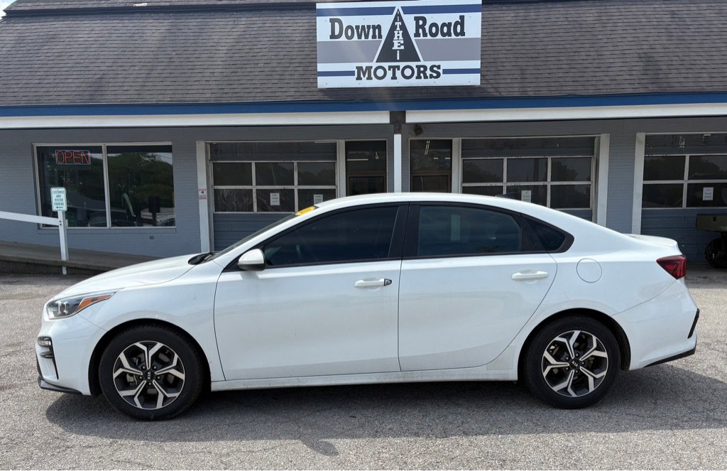 Used 2021 Kia Forte LXS FWD image 2