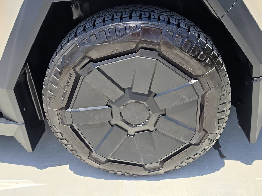 Used 2024 Tesla Cybertruck Cyberbeast AWD/4WD image 29