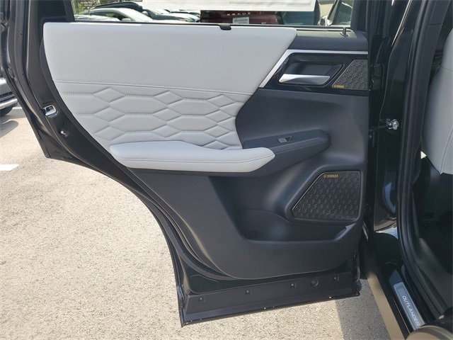 New 2025 Mitsubishi Outlander AWD image 12