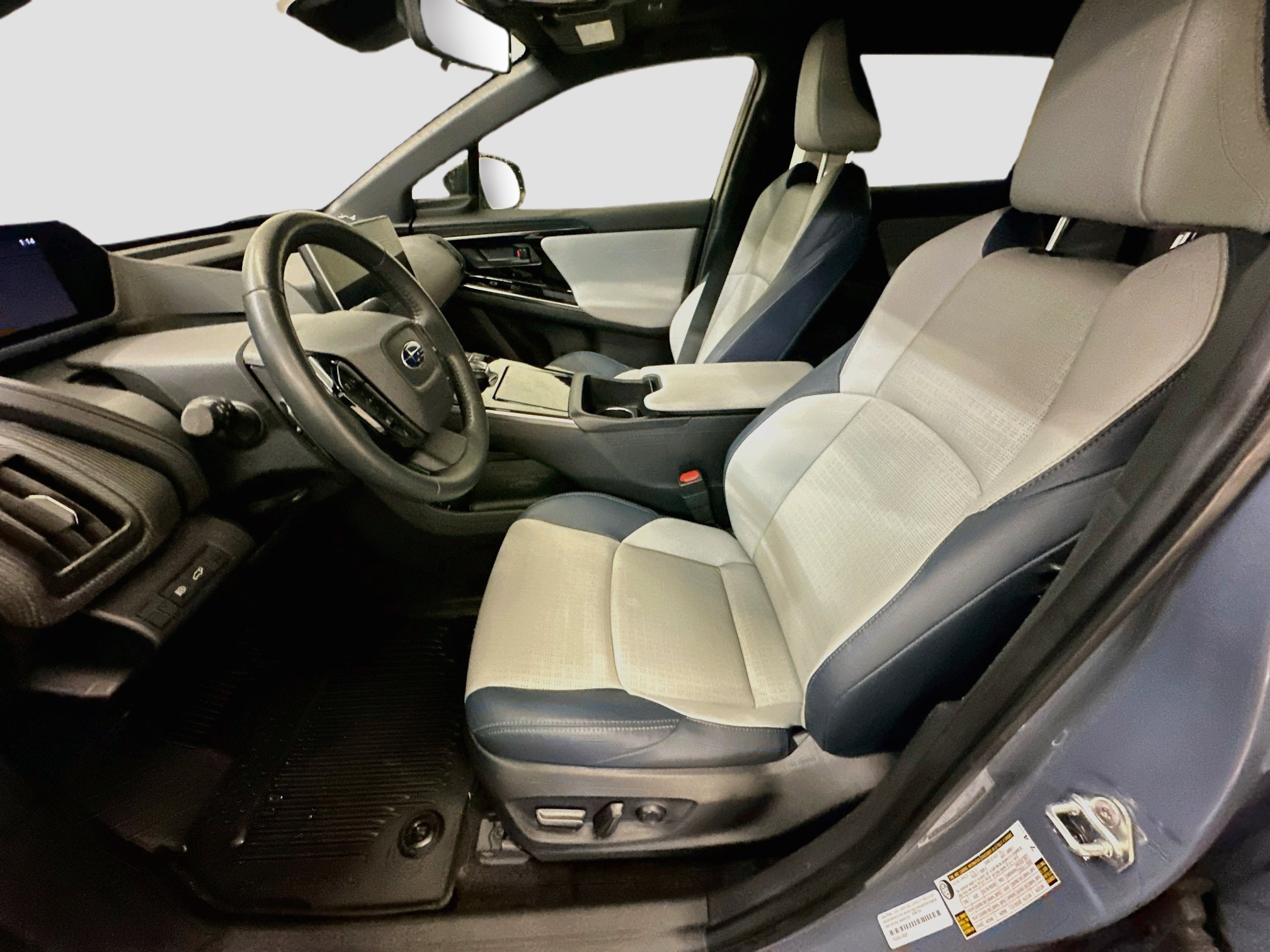 Used 2023 Subaru Solterra AWD image 13