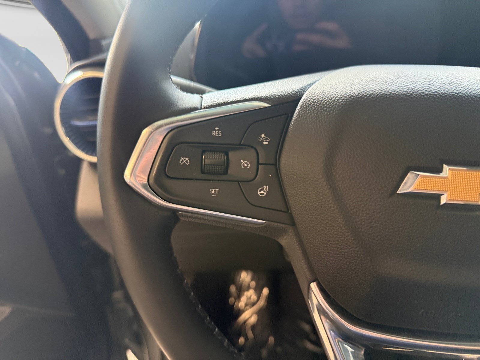 Used 2025 Chevrolet Trax LT w/ Driver Confidence Package FWD image 24
