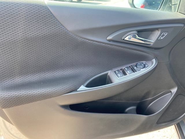Used 2025 Chevrolet Malibu RS FWD image 16