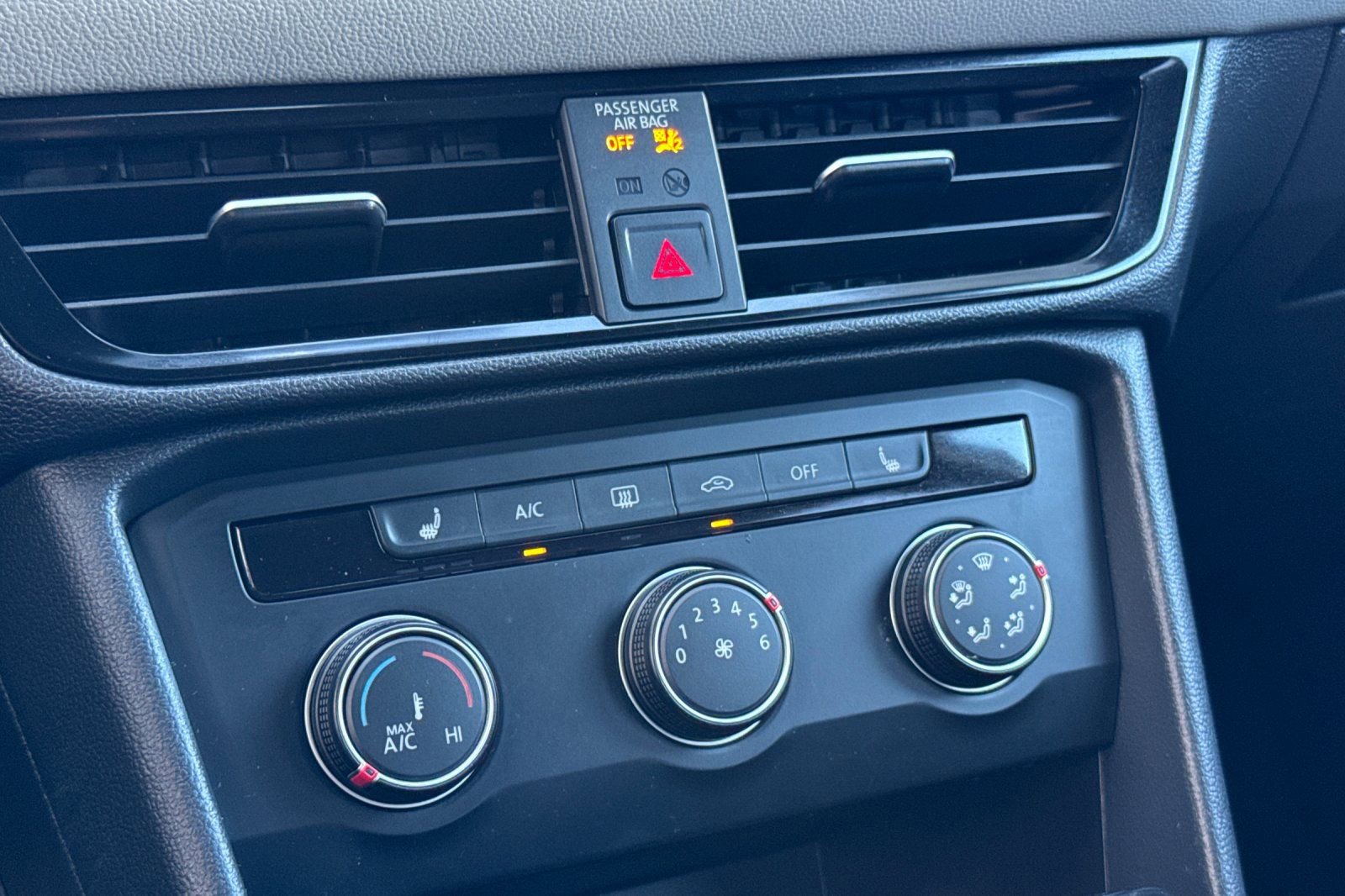 Used 2022 Volkswagen Taos SE image 20