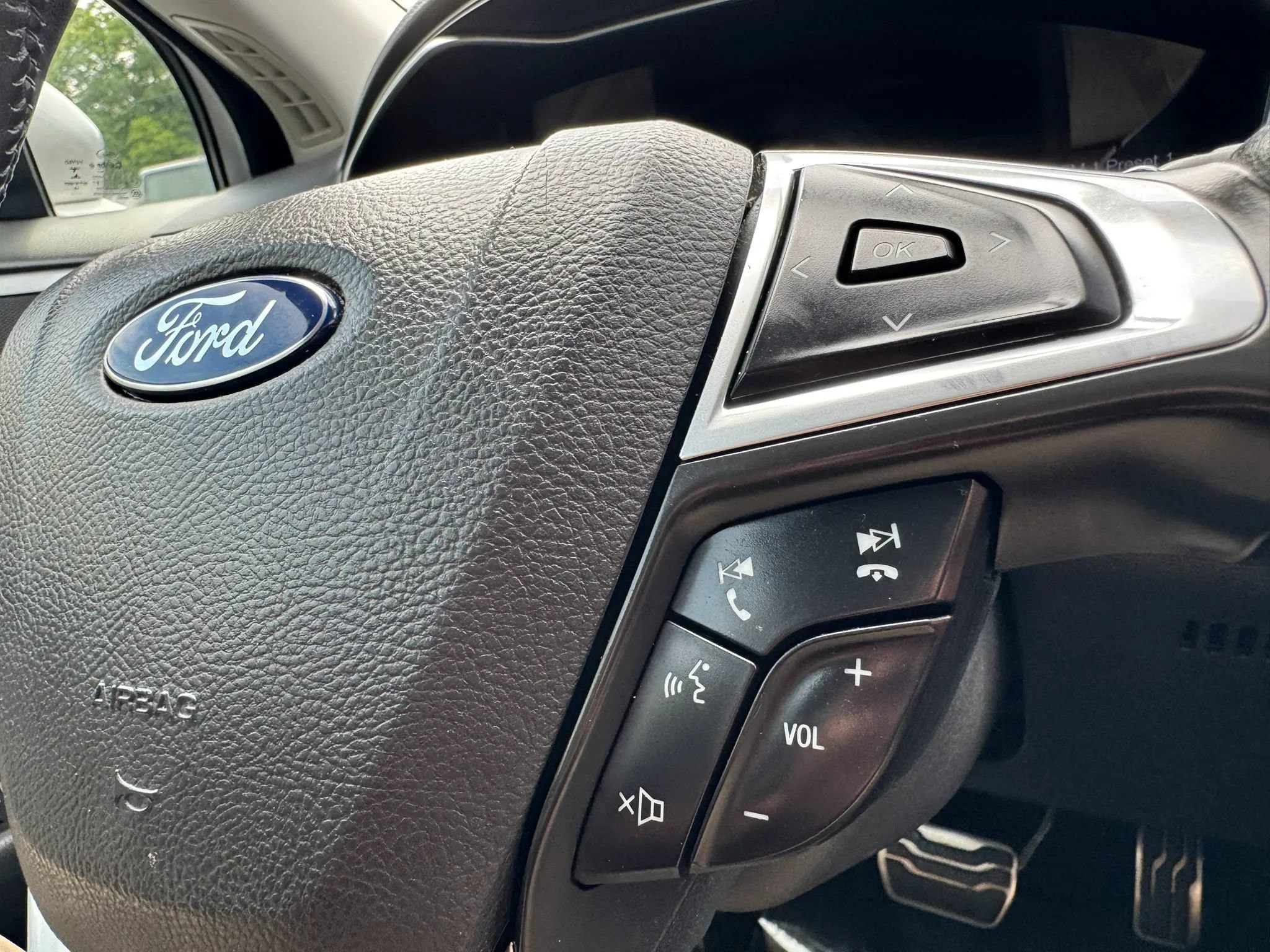 Used 2016 Ford Fusion Titanium FWD image 18