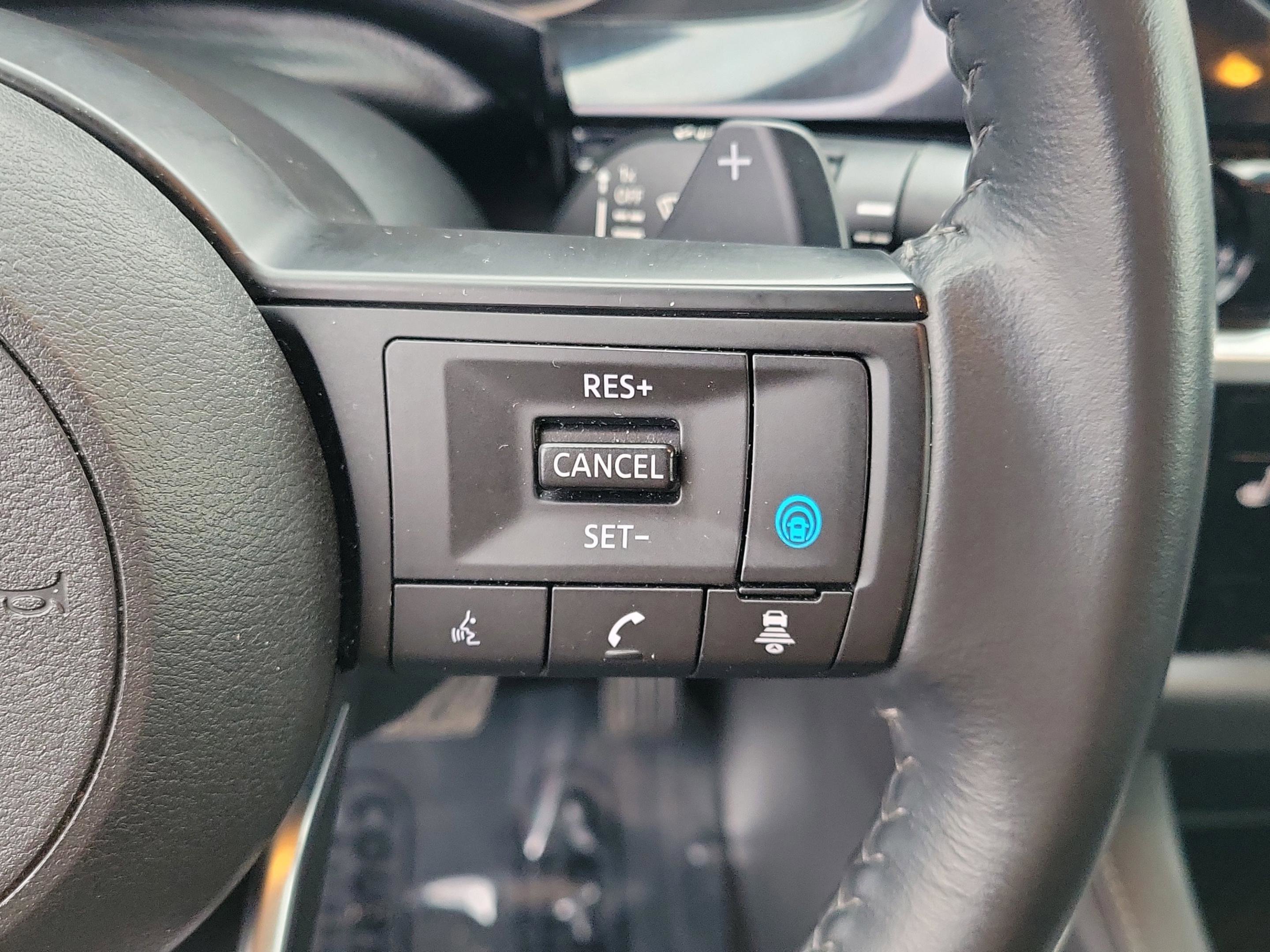 Certified 2025 Nissan Pathfinder SV image 29