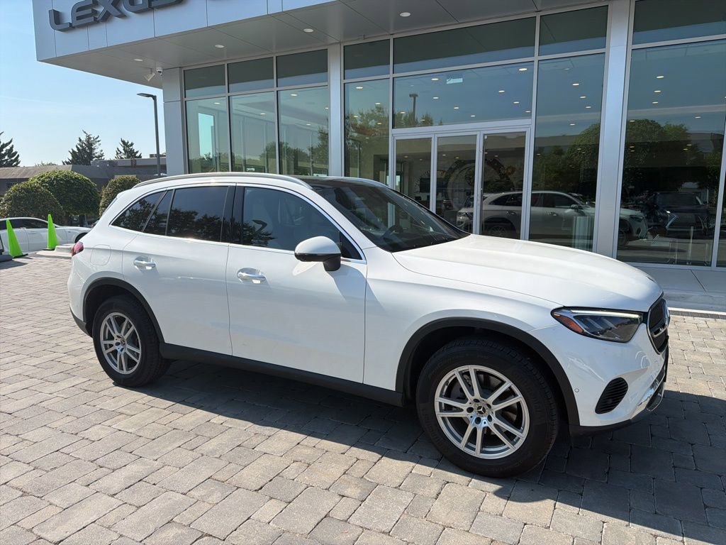 Used 2023 Mercedes-Benz GLC 300 4MATIC image 6