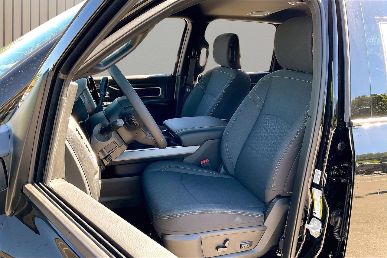 New 2026 RAM 2500 Big Horn AWD/4WD image 19