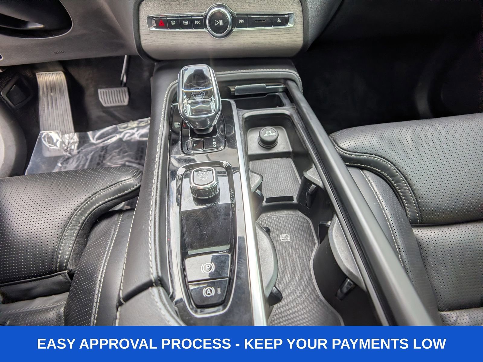 Used 2024 Volvo XC90 B6 Ultimate w/ Lounge Package image 25