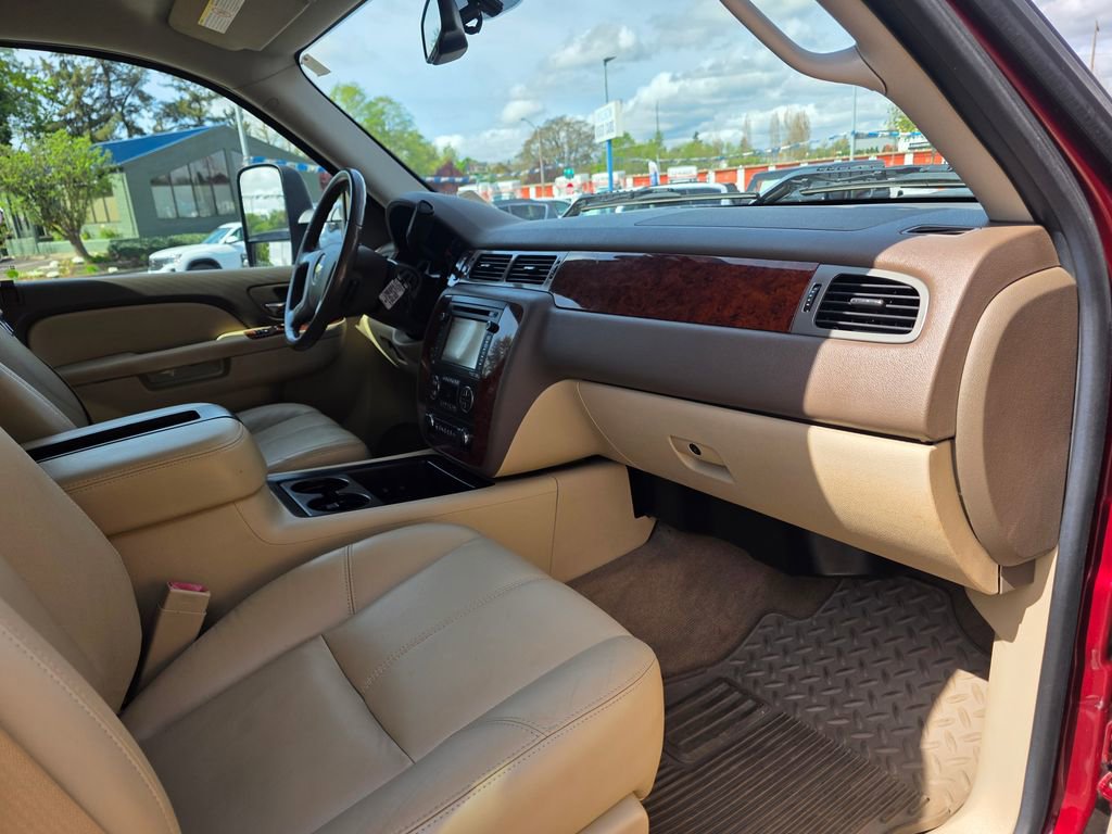 Used 2014 Chevrolet Silverado 2500 LTZ w/ LTZ Plus Package image 24
