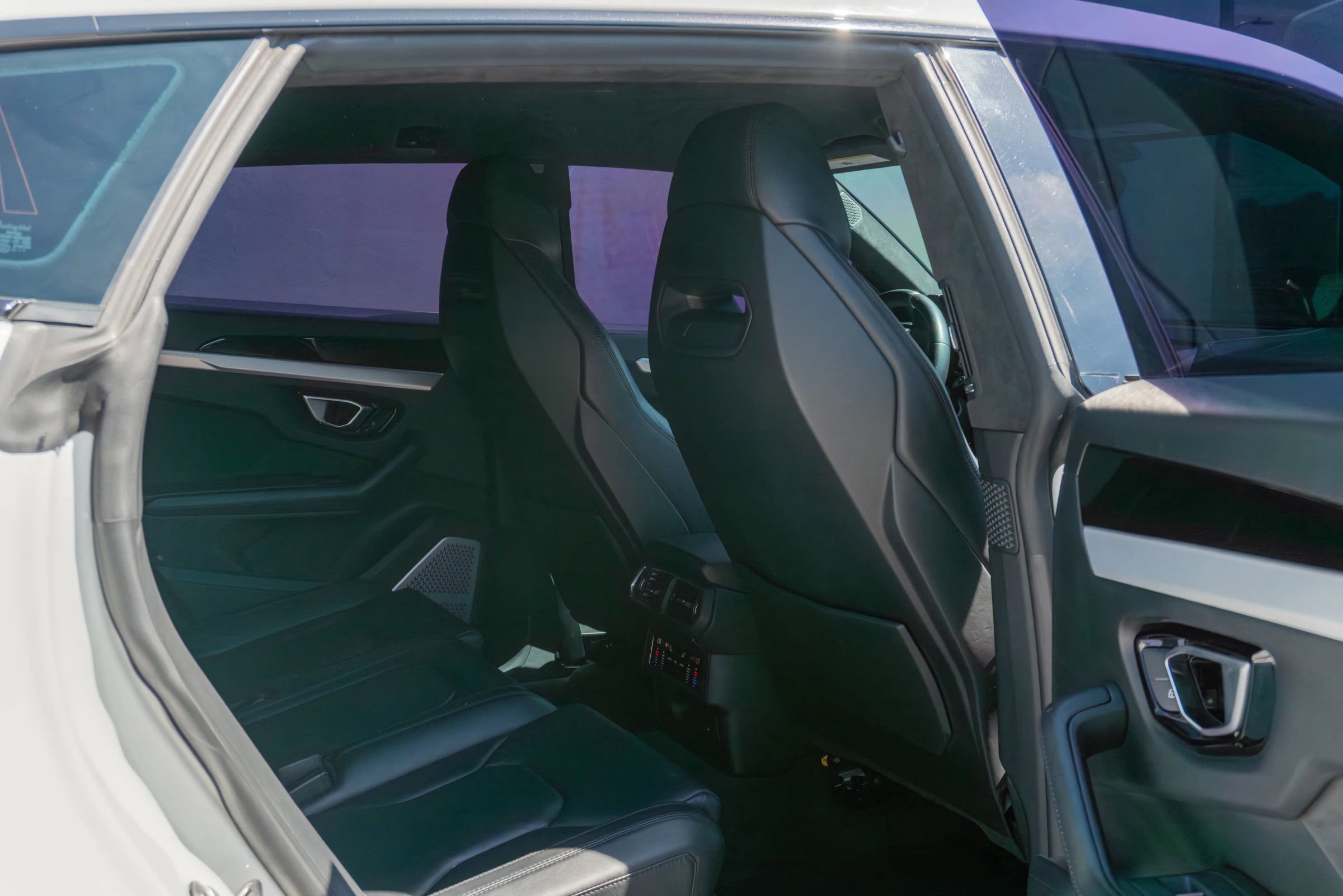 Used 2019 Lamborghini Urus AWD/4WD image 50
