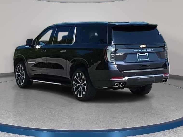 Used 2025 Chevrolet Suburban High Country AWD/4WD image 7