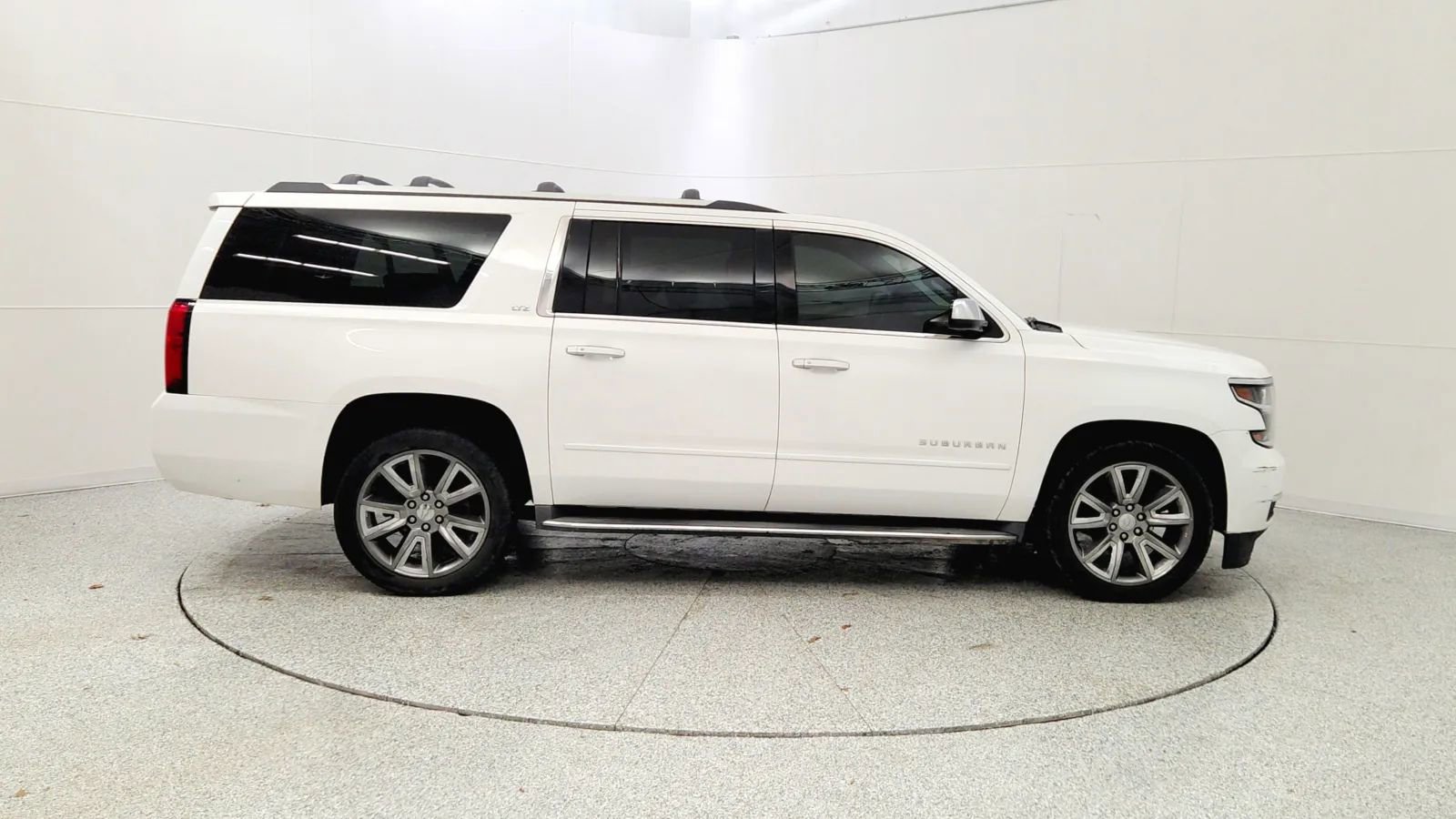 Used 2015 Chevrolet Suburban LTZ image 8