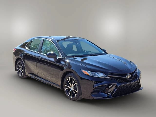 Used 2020 Toyota Camry SE w/ Moonroof Package AWD/4WD image 3