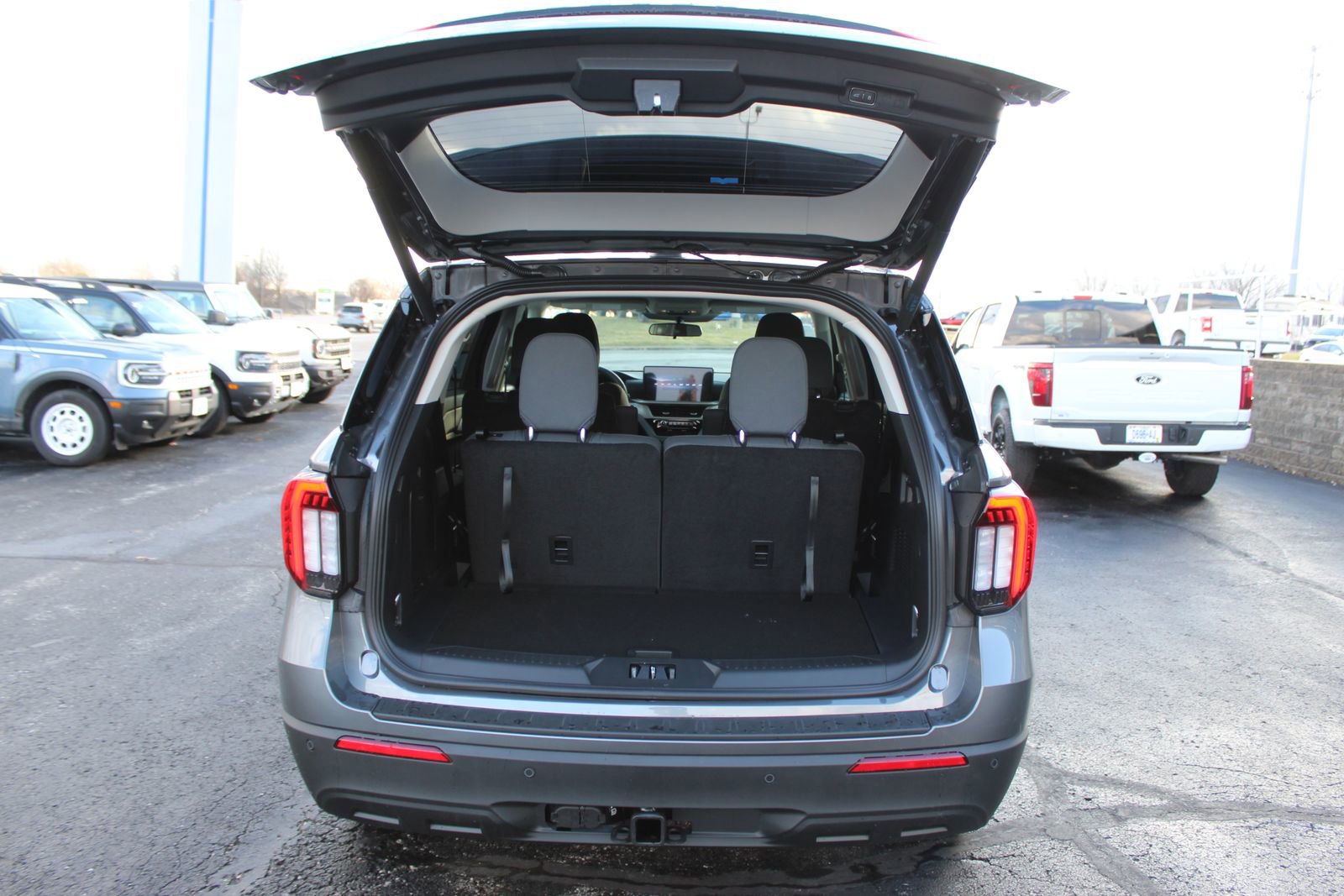 New 2026 Ford Explorer Active image 16