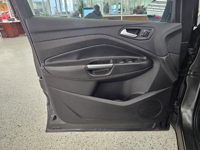 Used 2017 Ford Escape Titanium image 26