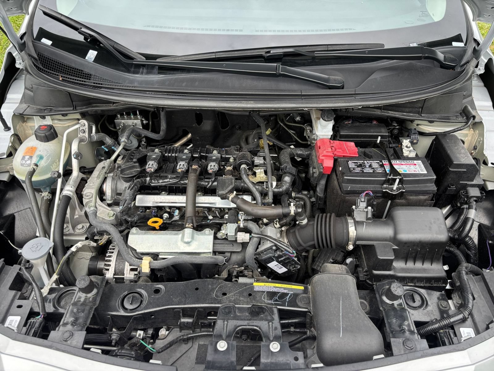 Used 2025 Nissan Versa SV FWD image 32
