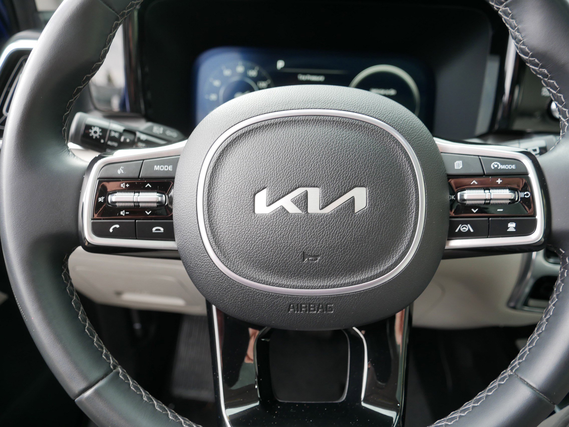 Certified 2023 Kia Sorento SX AWD/4WD image 25