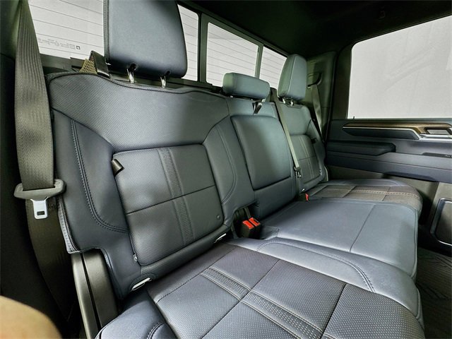 Used 2025 Chevrolet Silverado 3500 High Country w/ High Country Premium Package image 29