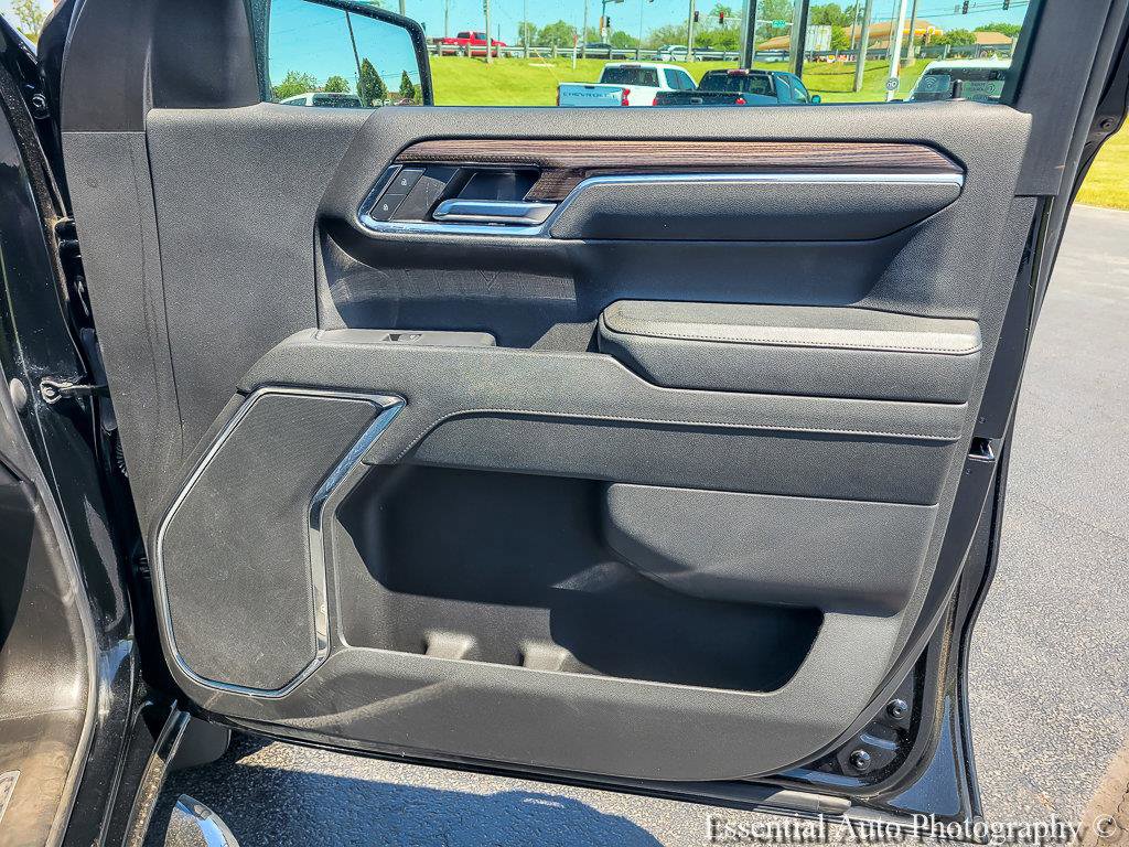 Used 2024 Chevrolet Silverado 1500 LT AWD/4WD image 24