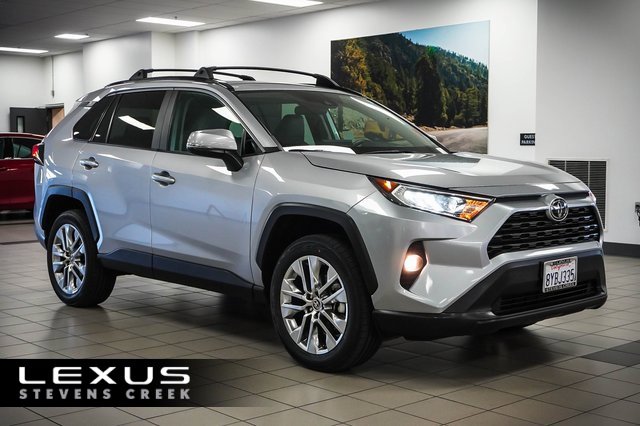 Used 2021 Toyota RAV4 XLE Premium image 1