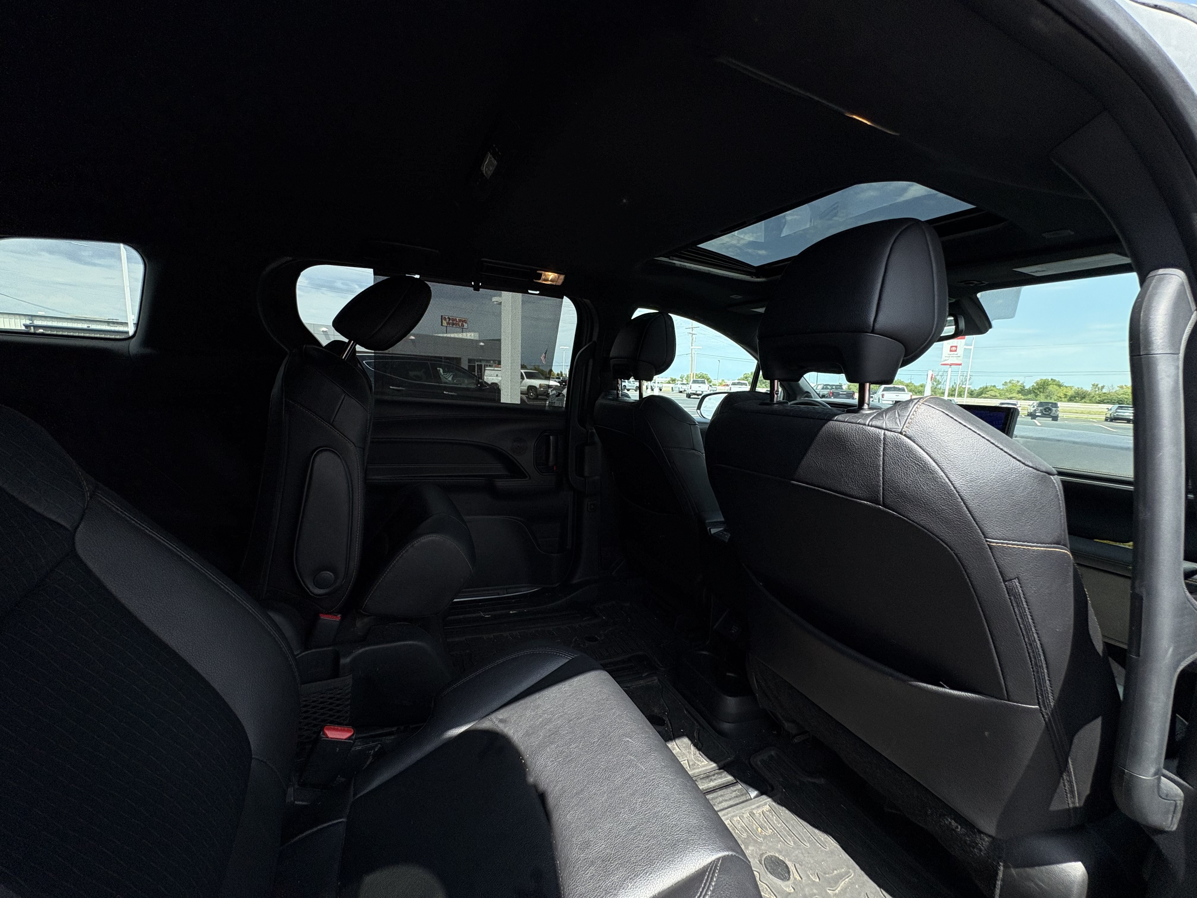 Certified 2025 Toyota Sienna XLE Woodland Edition AWD/4WD image 15