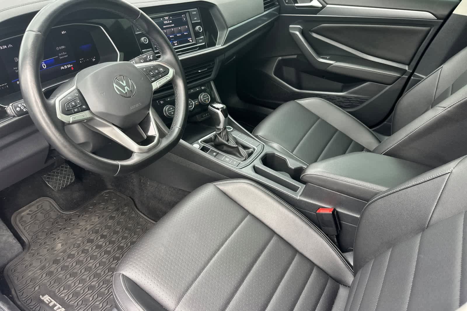 Used 2022 Volkswagen Jetta SE image 11