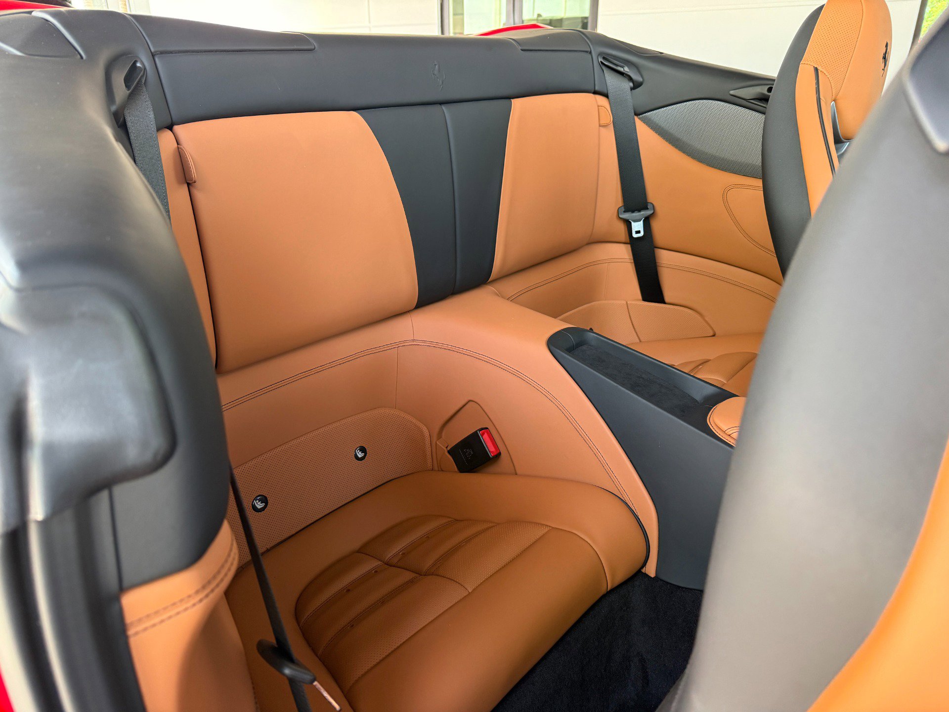 Used 2019 Ferrari Portofino RWD image 34