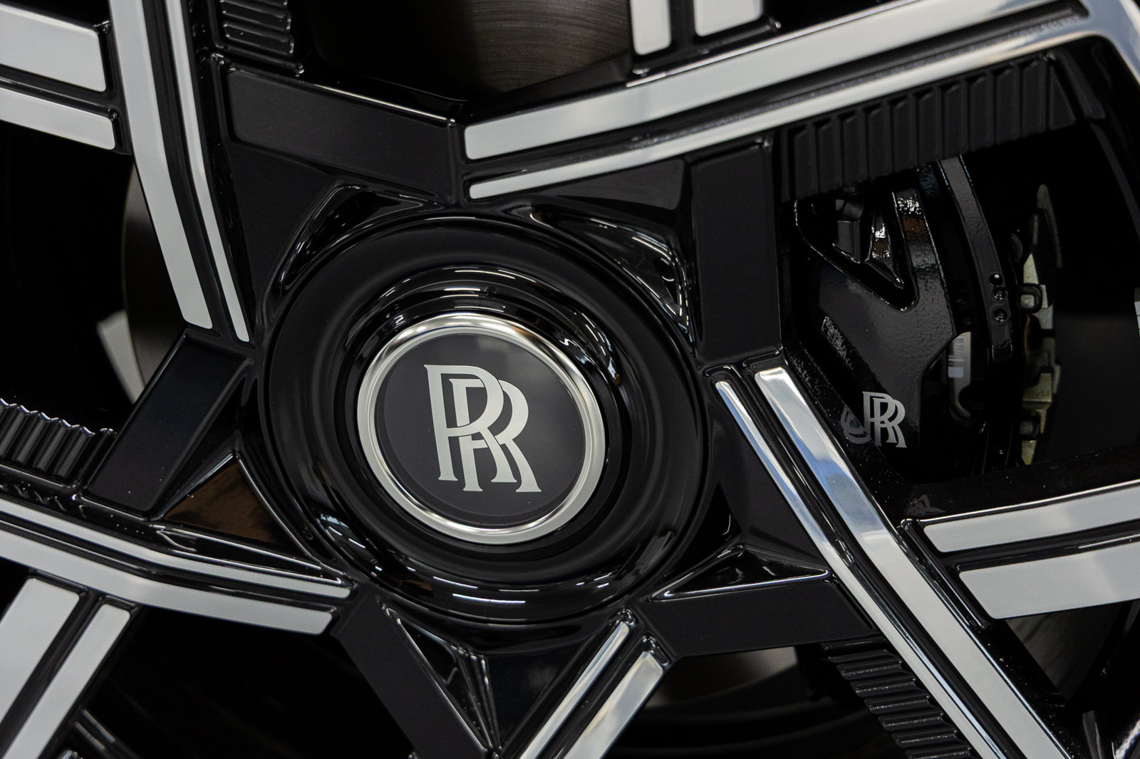 New 2027 Rolls-Royce Cullinan Black Badge AWD/4WD image 20