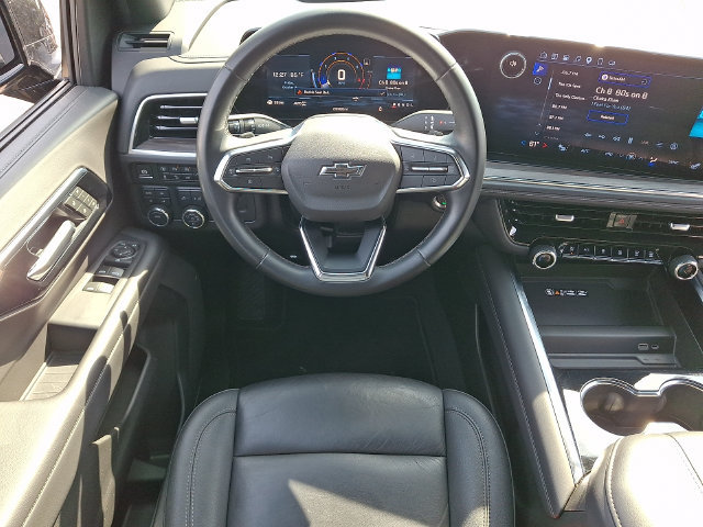 Used 2025 Chevrolet Tahoe Z71 AWD/4WD image 3