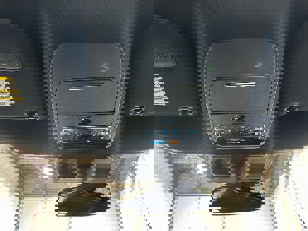 Used 2025 Ford F150 Lariat w/ Equipment Group 501A Mid image 38