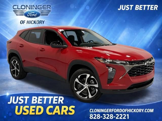 Used 2026 Chevrolet Trax RS w/ Driver Confidence Package FWD image 1