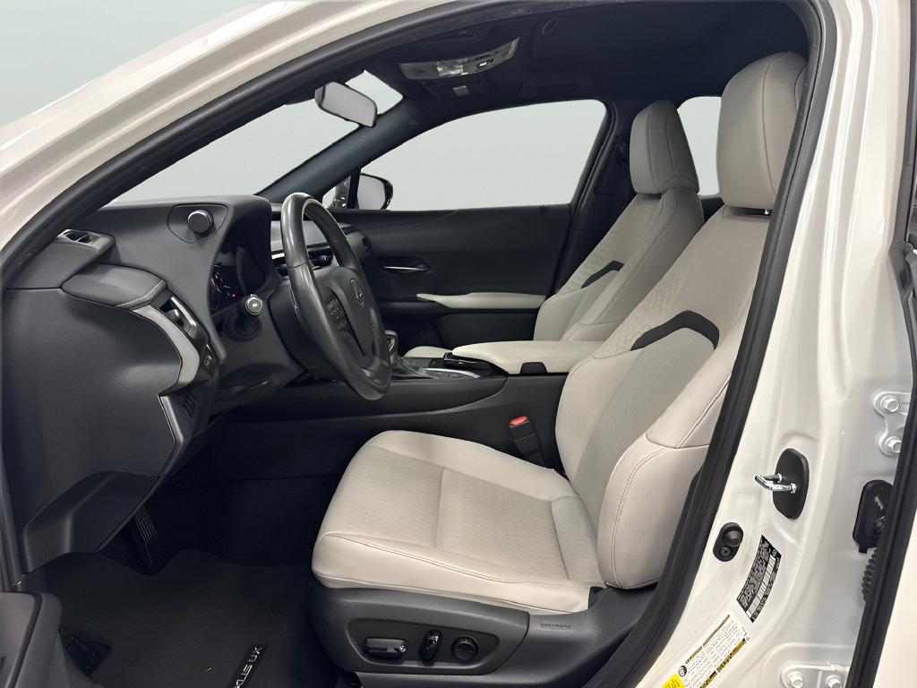 Used 2021 Lexus UX 200 w/ Accessory Package (Z1) FWD image 13