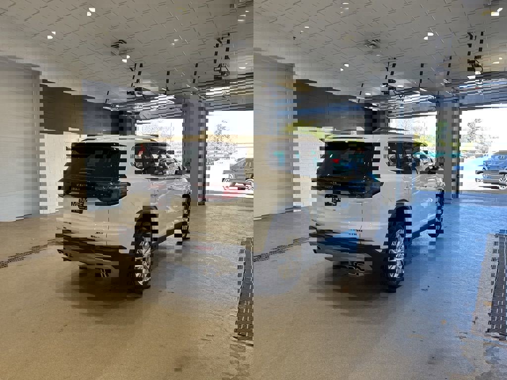 New 2025 GMC Acadia Elevation w/ Elevation Premium Package image 6