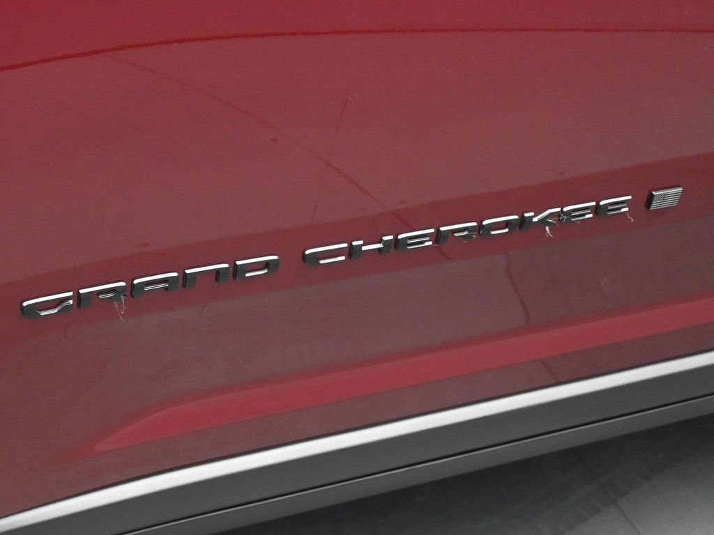 New 2025 Jeep Grand Cherokee L Limited w/ Black Appearance Package image 13