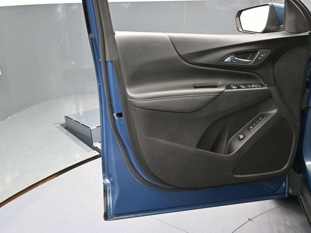 Used 2024 Chevrolet Equinox Premier image 39