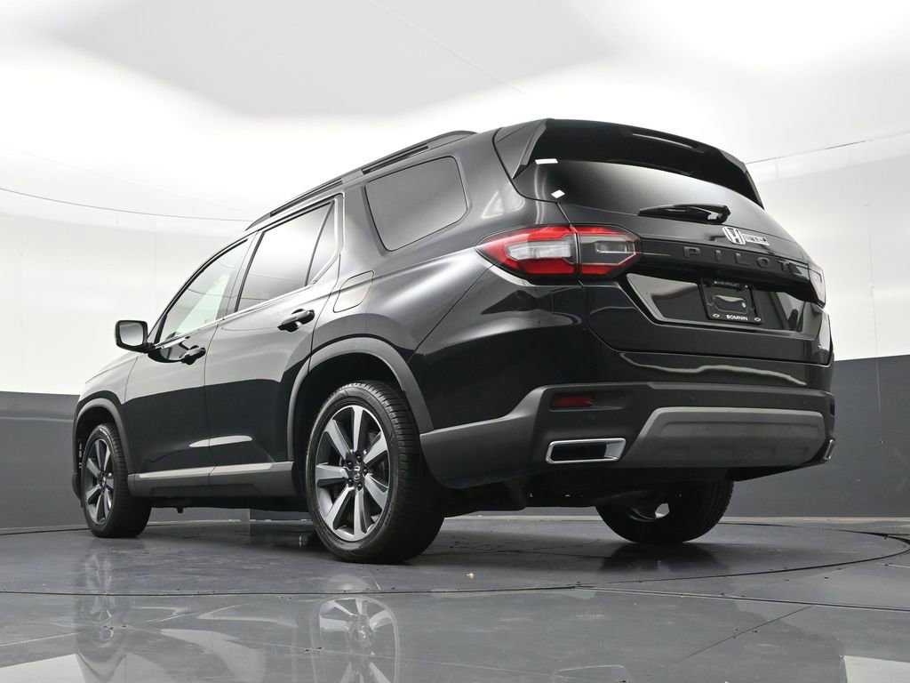 Used 2025 Honda Pilot Touring image 24