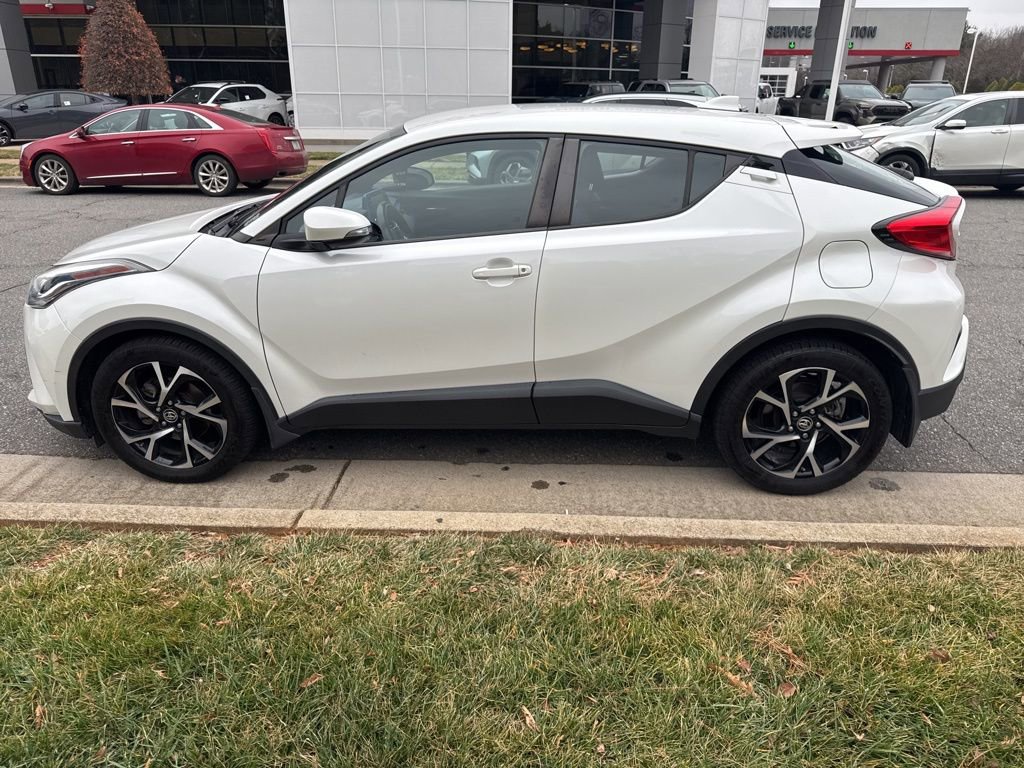 Used 2021 Toyota C-HR XLE image 6
